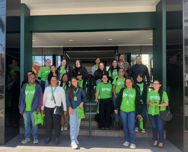 Alunos do Col�gio Grau T�cnico visitam a Unidade Central da Univ�s